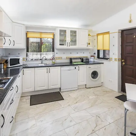 Villa Casa Ryder - Short Walk From Da Marinha Lagoa (Algarve)