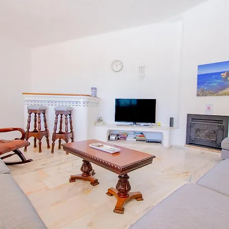 Casa Ryder - Short Walk From Da Marinha Lagoa (Algarve)