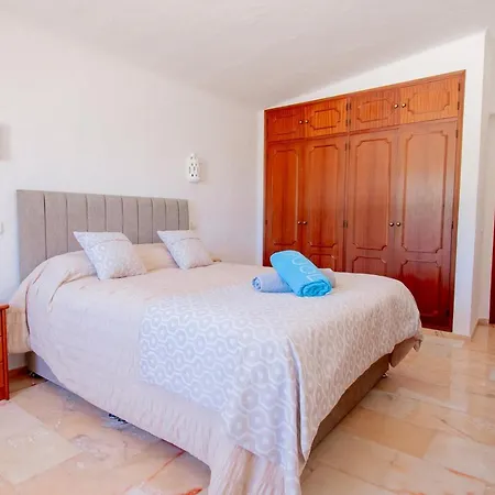 Villa Casa Ryder - Short Walk From Da Marinha Lagoa (Algarve)