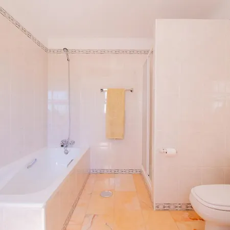 Casa Ryder - Short Walk From Da Marinha Villa Lagoa (Algarve)
