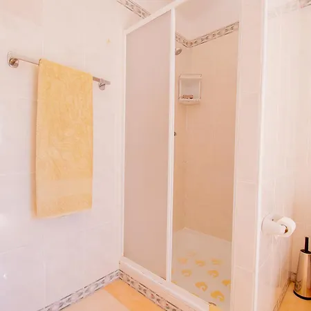 Villa Casa Ryder - Short Walk From Da Marinha *