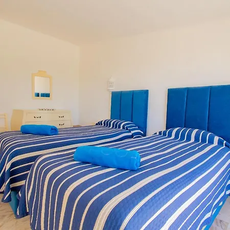 Villa Casa Ryder - Short Walk From Da Marinha *