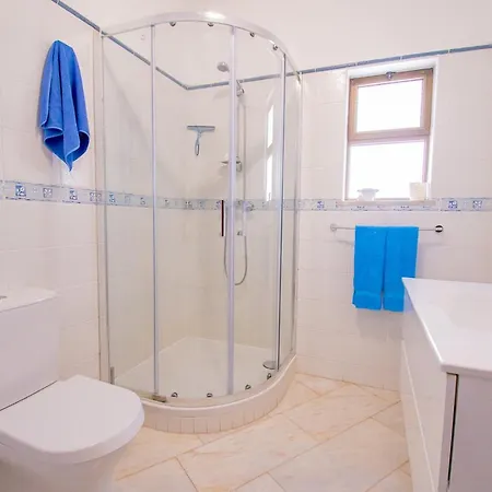 Villa Casa Ryder - Short Walk From Da Marinha Lagoa (Algarve)