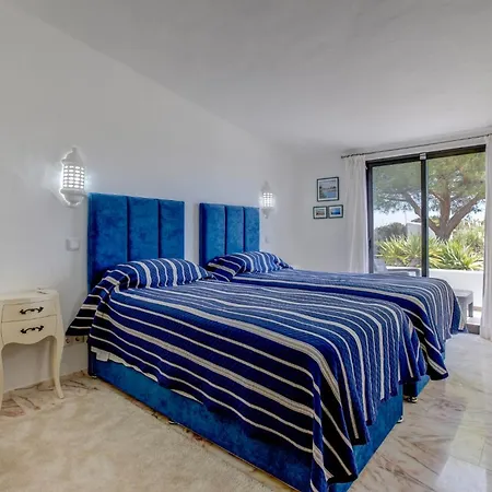 Villa Casa Ryder - Short Walk From Da Marinha *