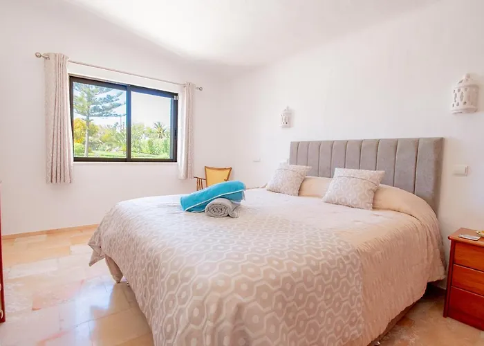 Villa Casa Ryder - Short Walk From Da Marinha