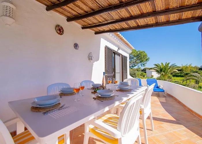 Villa Casa Ryder - Short Walk From Da Marinha