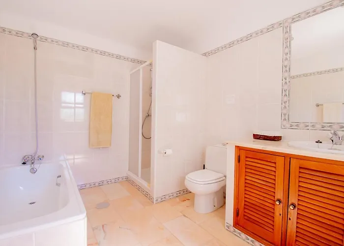 Villa Casa Ryder - Short Walk From Da Marinha Lagoa (Algarve)