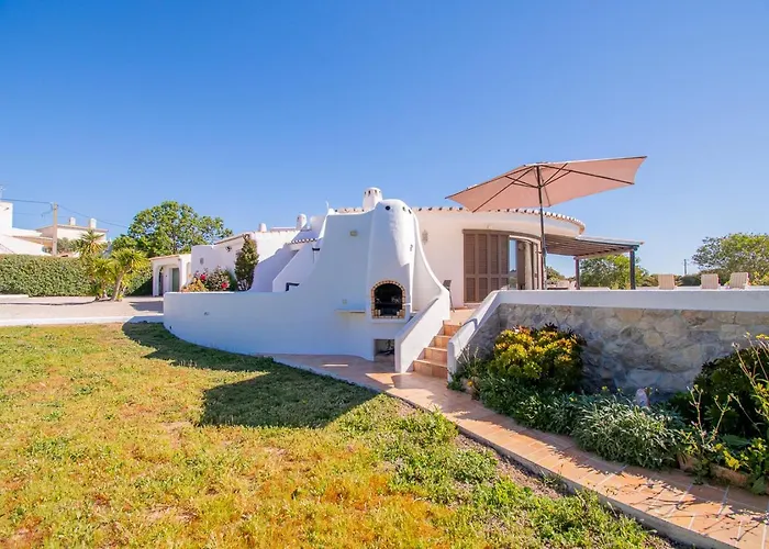 Villa Casa Ryder - Short Walk From Da Marinha *